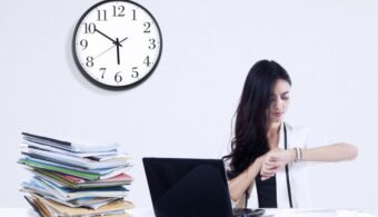 Addressing the Common Challenges in Managing Employee Time and Attendance
